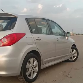 Nissan Versa 2011