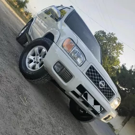 Nissan Pathfinder 2000