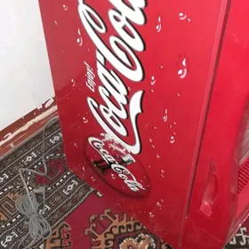 холодильник витринный маленьки