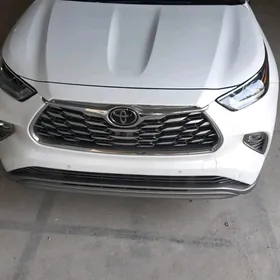Toyota Highlander 2021