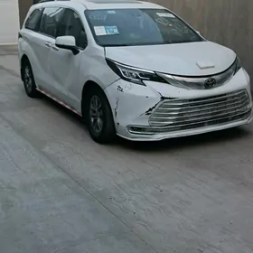Toyota Sienna 2022