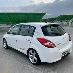 Nissan Tiida 2008