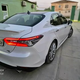Toyota Camry 2019