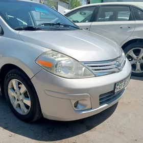 Nissan Versa 2012