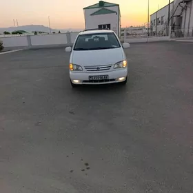 Toyota Sienna 2002
