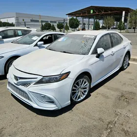 Toyota Camry 2021