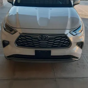 Toyota Highlander 2021