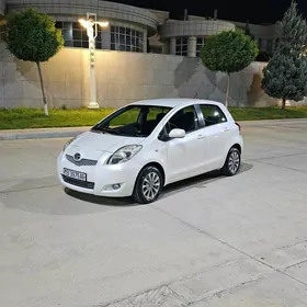 Toyota Yaris 2011