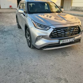 Toyota Highlander 2020