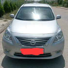 Nissan Versa 2013