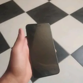 iPhone 8+