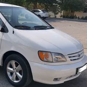 Toyota Sienna 2001