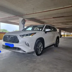 Toyota Highlander 2020