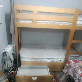 двухъярусная кровать
