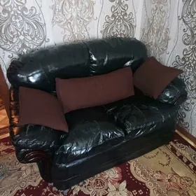 кожаный диван
