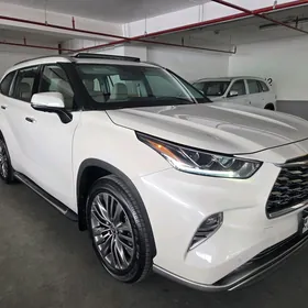 Toyota Highlander 2021