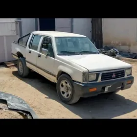Mitsubishi Pajero 1998