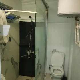 Maliye institutyn yanynda