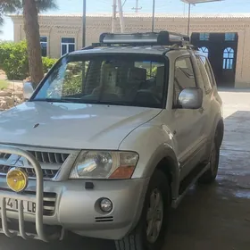 Mitsubishi Pajero 2005