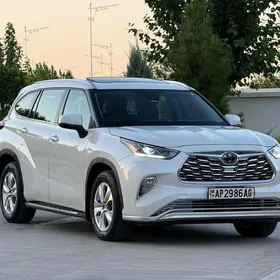 Toyota Highlander 2021