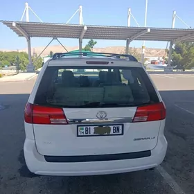 Toyota Sienna 2004
