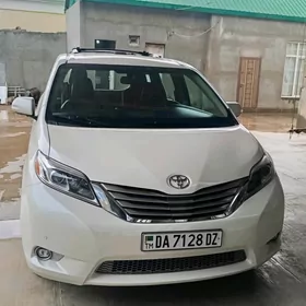 Toyota Sienna 2016