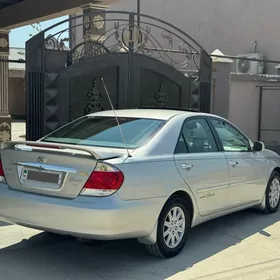 Toyota Camry 2004