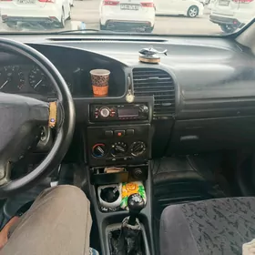 Opel Zafira 2001