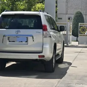 Toyota Land Cruiser Prado 2011