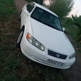 Toyota Camry 2000