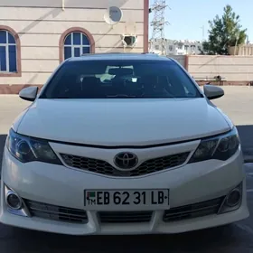 Toyota Camry 2014