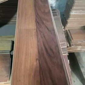 LAMINAT