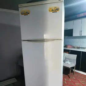 Indesit Holodilnik