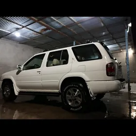 Nissan Pathfinder 1999