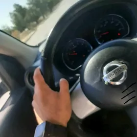 Nissan Versa 2011