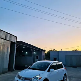 Nissan Versa 2011