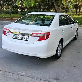 Toyota Camry 2011
