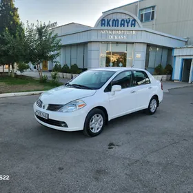 Nissan Versa 2011