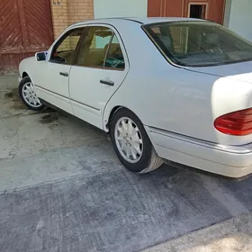 Mercedes-Benz E320 1997