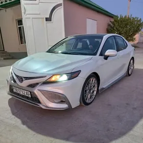 Toyota Camry 2021