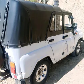 UAZ 469 2002