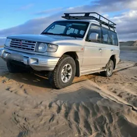 Mitsubishi Montero 1997