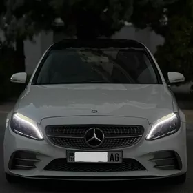Mercedes-Benz C300 2015