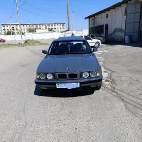 BMW 525 1990