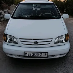 Toyota Sienna 1999