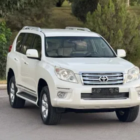 Toyota Land Cruiser Prado 2013