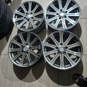 Camry R16