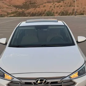 Hyundai Elantra 2019