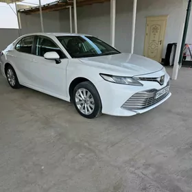 Toyota Camry 2020
