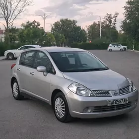 Nissan Tiida 2006